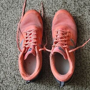 Women's Size 9 New Balance Shoes